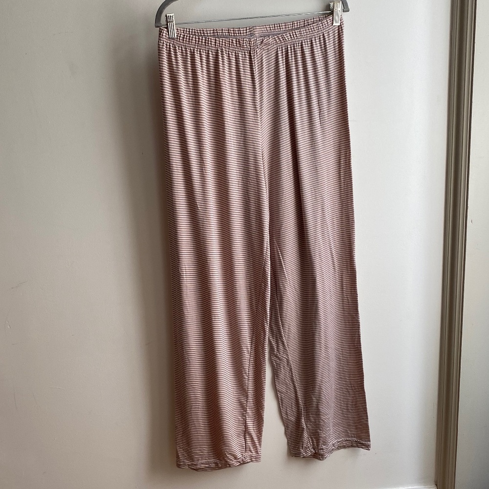 Pink and Grey Striped RE Performance Leggings. Siz